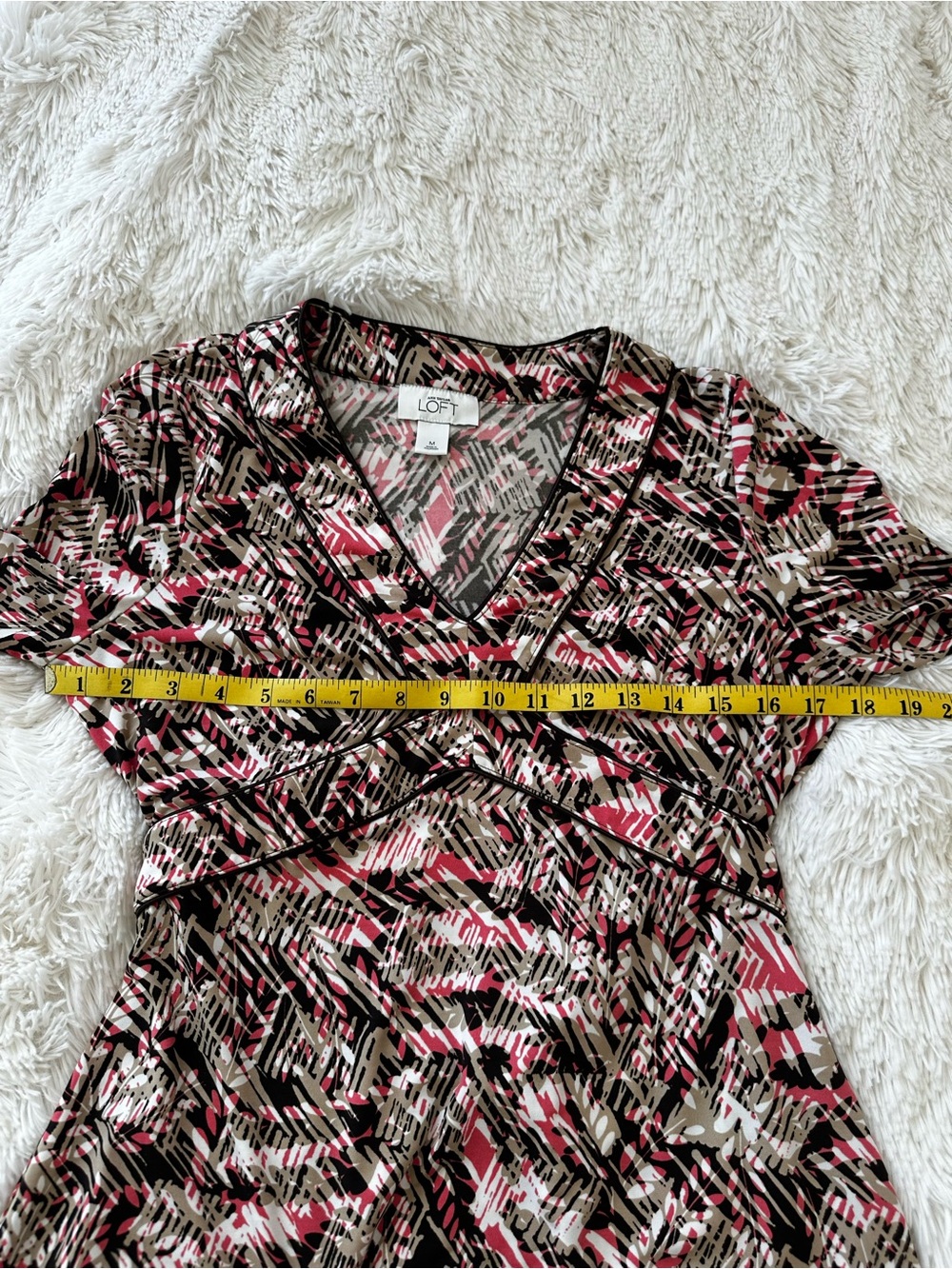 LOFT Women’s Abstract Print Faux Wrap Tie Waist Top Size Medium Pink Brown Cream - Picture 4 of 6